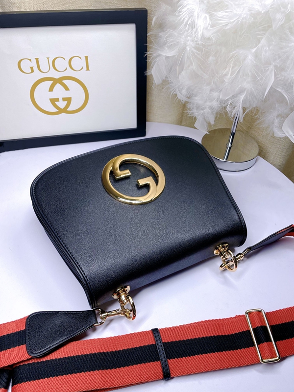 激安グッチバッグコピー着用イメージ